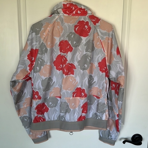 NWOT ADIDAS W/STELLA MCCARTNEY PEACH AMD GREY FLORAL WIND BREAKER SZ EXTRA SMALL - Picture 8 of 11